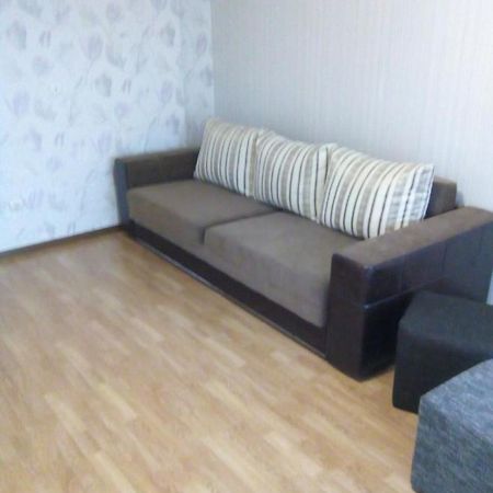Квартира В Районі Автовокзалу Поряд Обллікарня Rivne Esterno foto