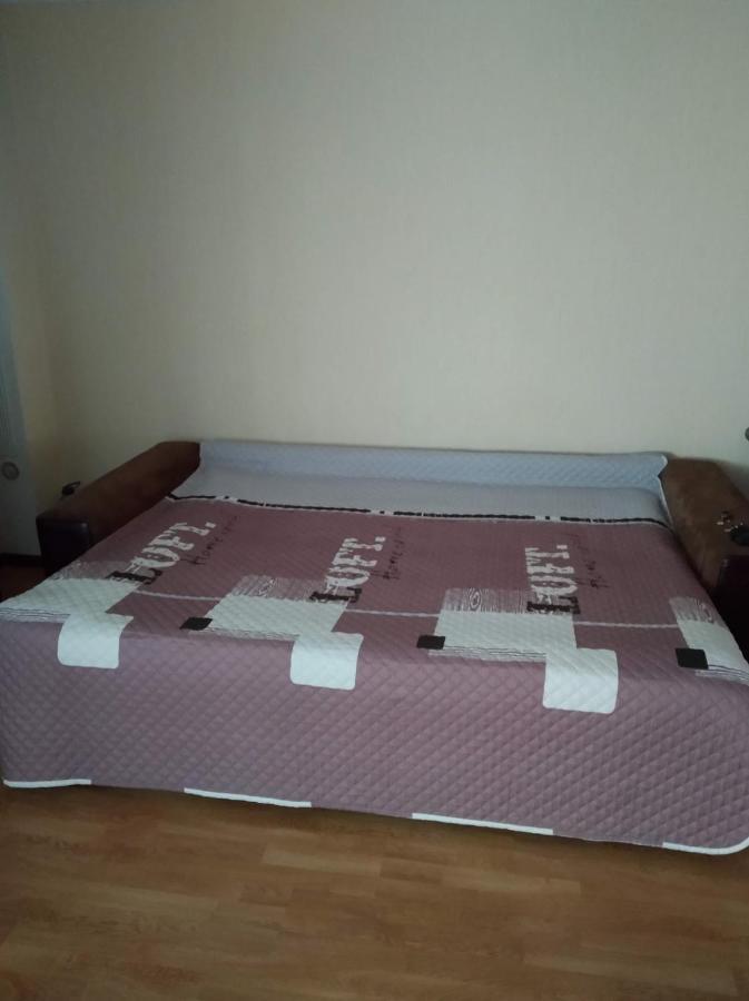 Квартира В Районі Автовокзалу Поряд Обллікарня Rivne Esterno foto